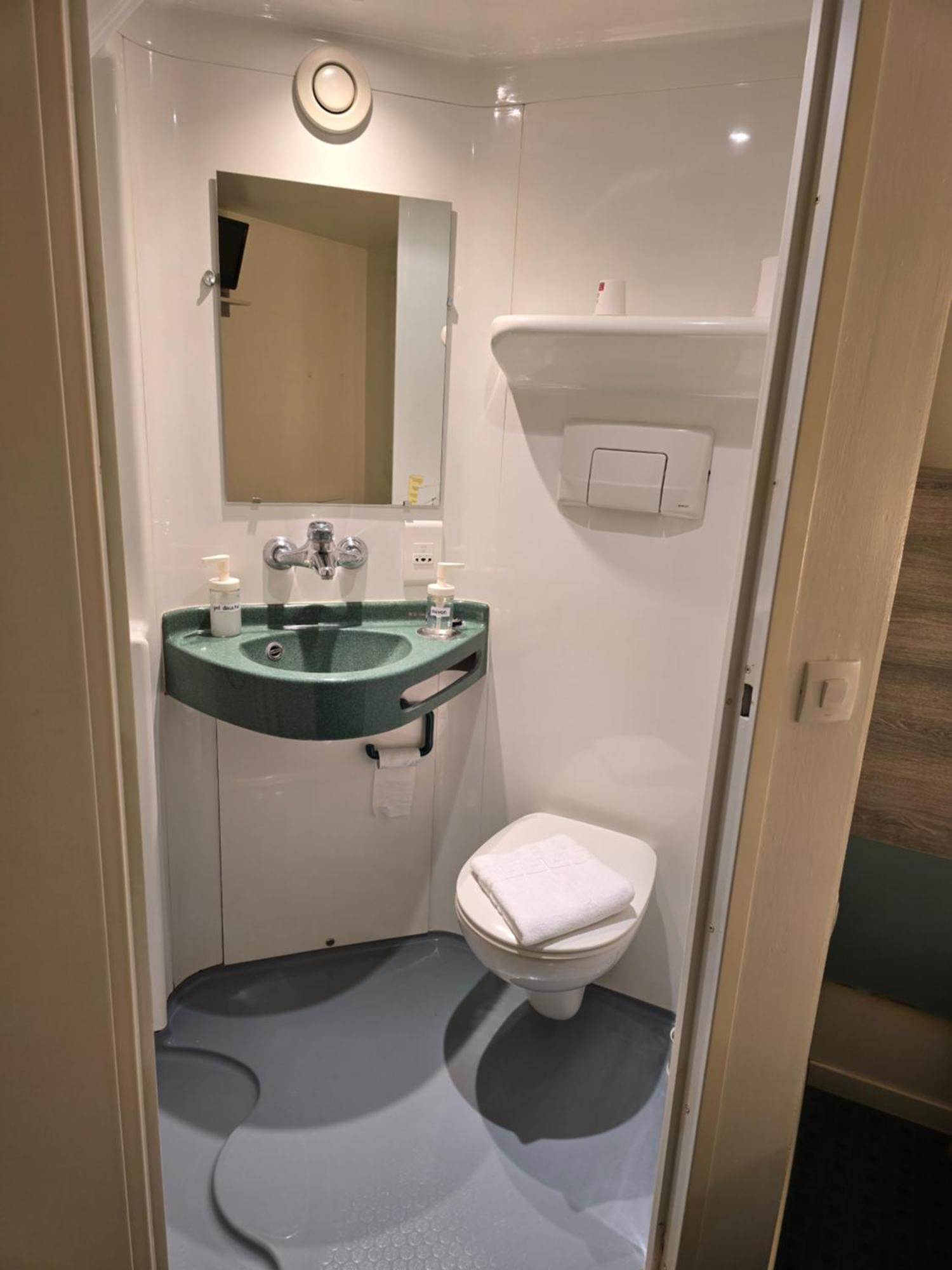 Brit Hotel Essentiel Poitiers Gare Du Futuroscope Jaunay-Clan Dış mekan fotoğraf